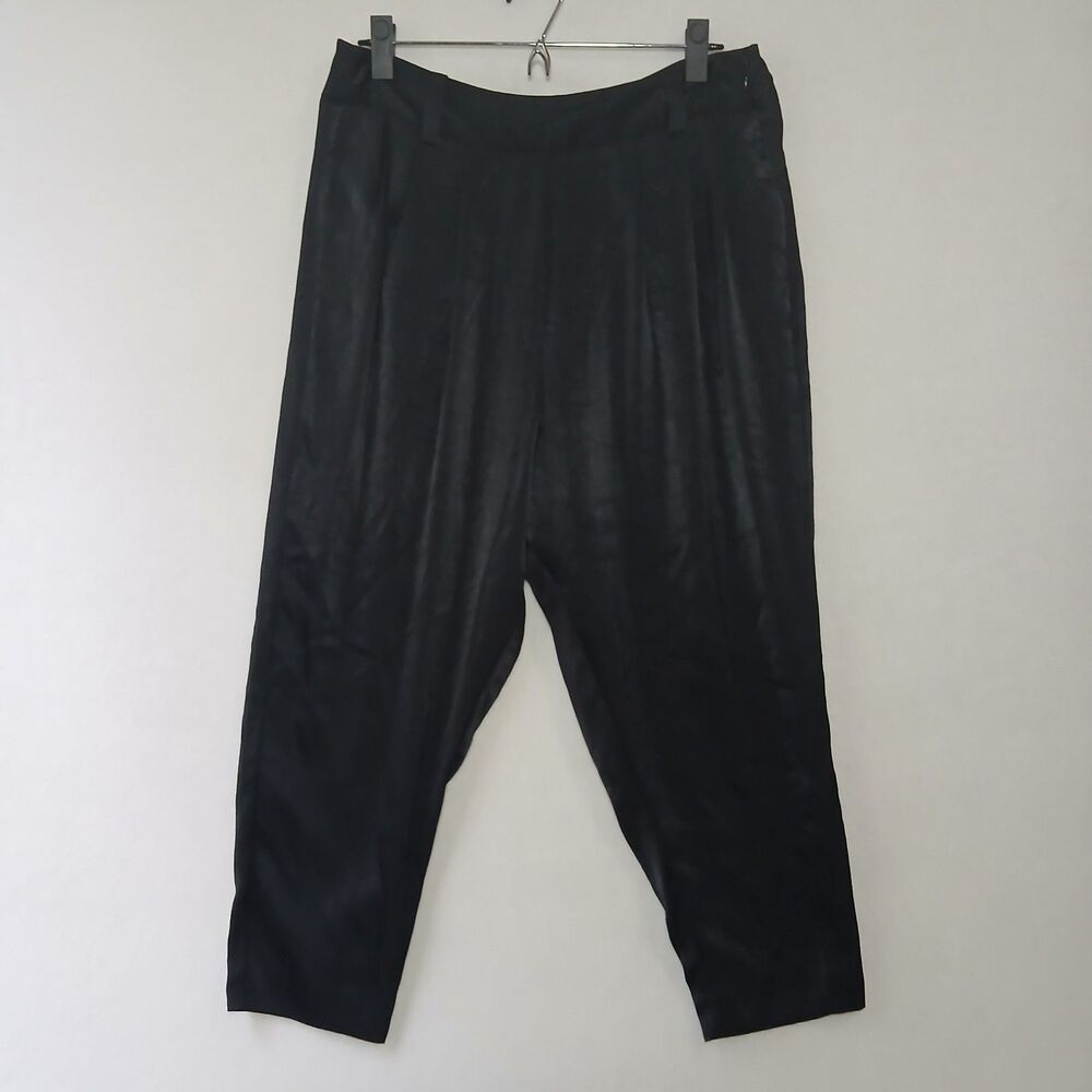 BCBGeneration Black Satin Trouser Pants Size 10 Ankle Cropped Leg Workwear #931